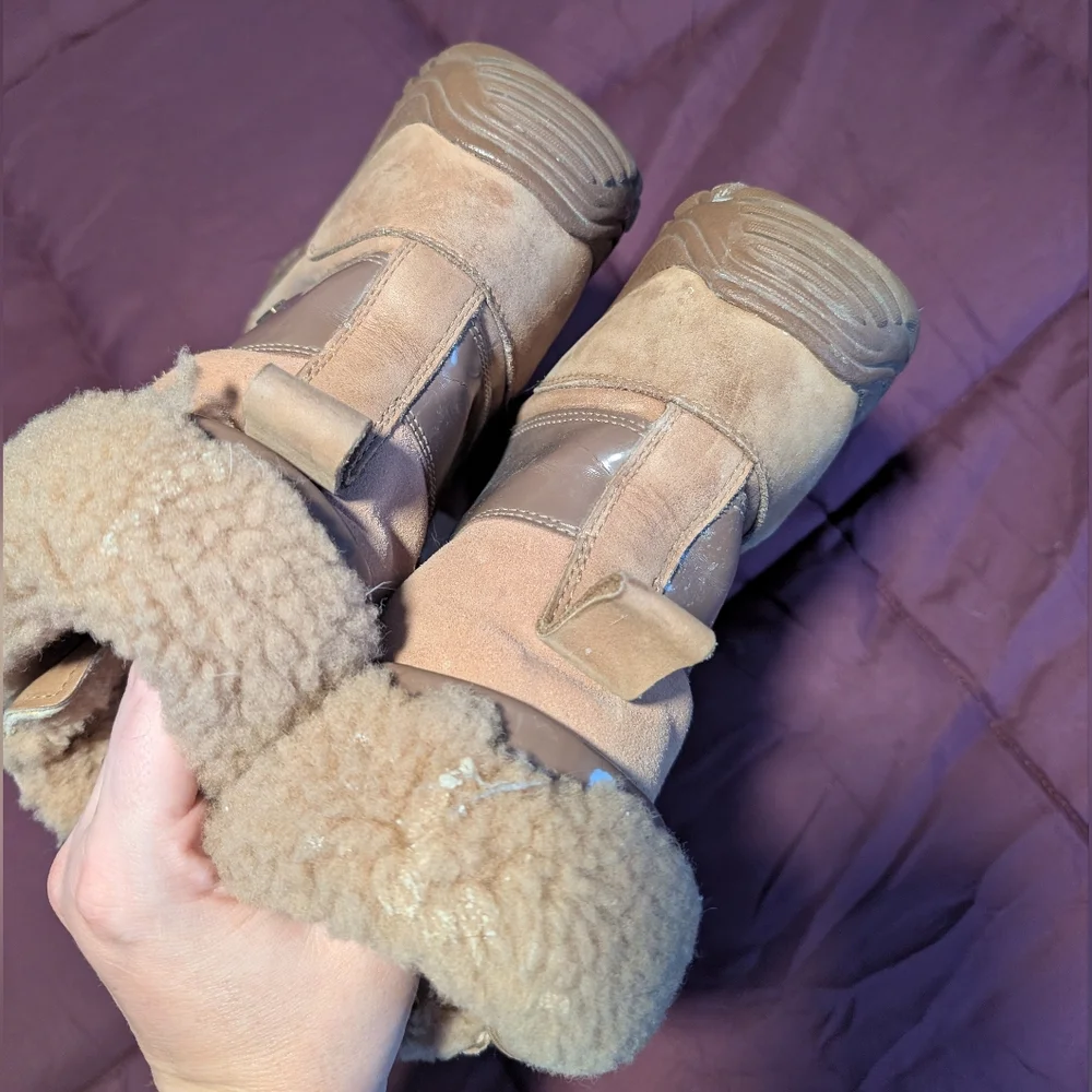 UGG Adirondack Women's 10 Brown Sheep Waterproof Boots Lace Up Mids Leather Snow - Picture 12 of 13